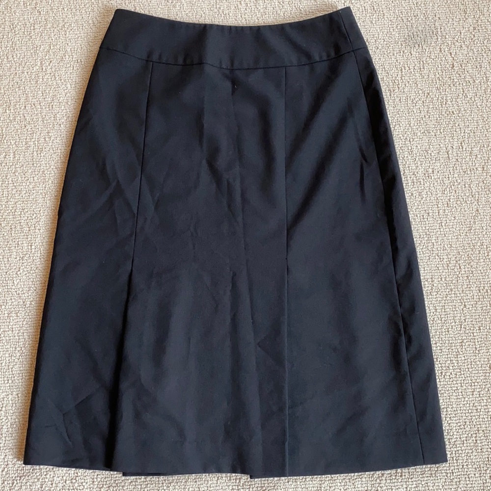 Pleated skirt.